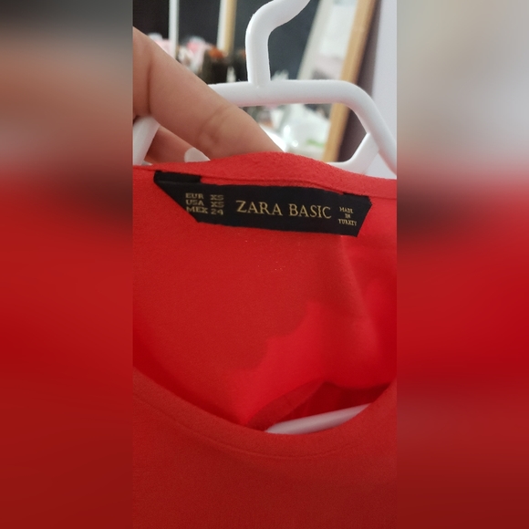 Zara Basic - bright red Back pleated dress with zipper - Picture 5 of 5